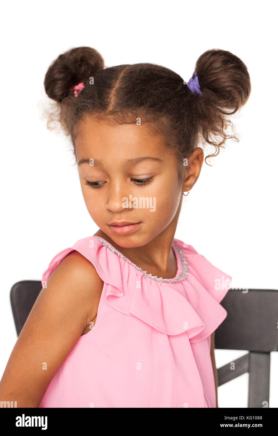 Portrait De Petite Fille Africaine Avec Coiffure Afro Isole Sur Fond Blanc Photo Stock Alamy