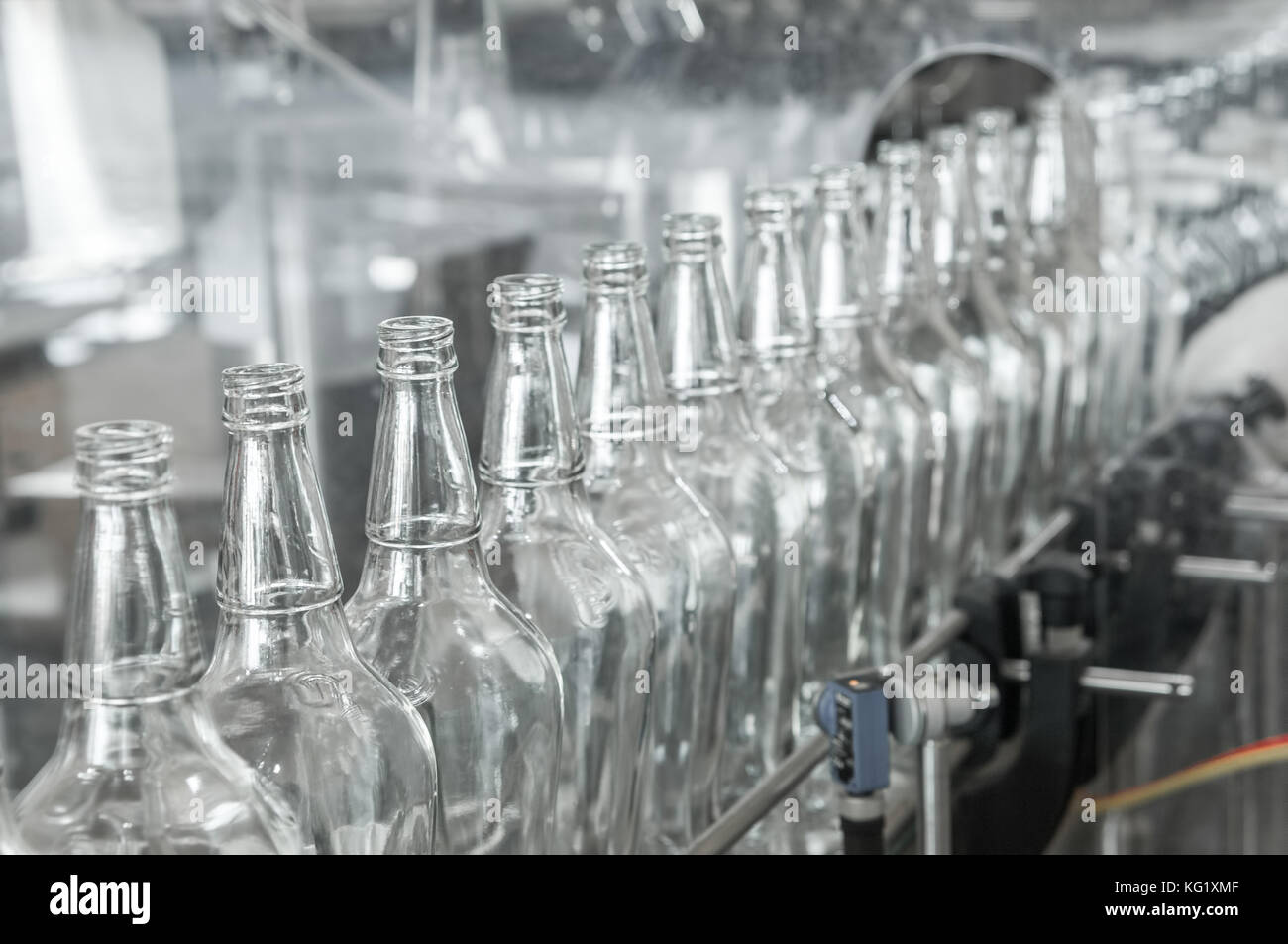 Magasin d'usine pour la production de bouteilles en verre et les boissons  Photo Stock - Alamy