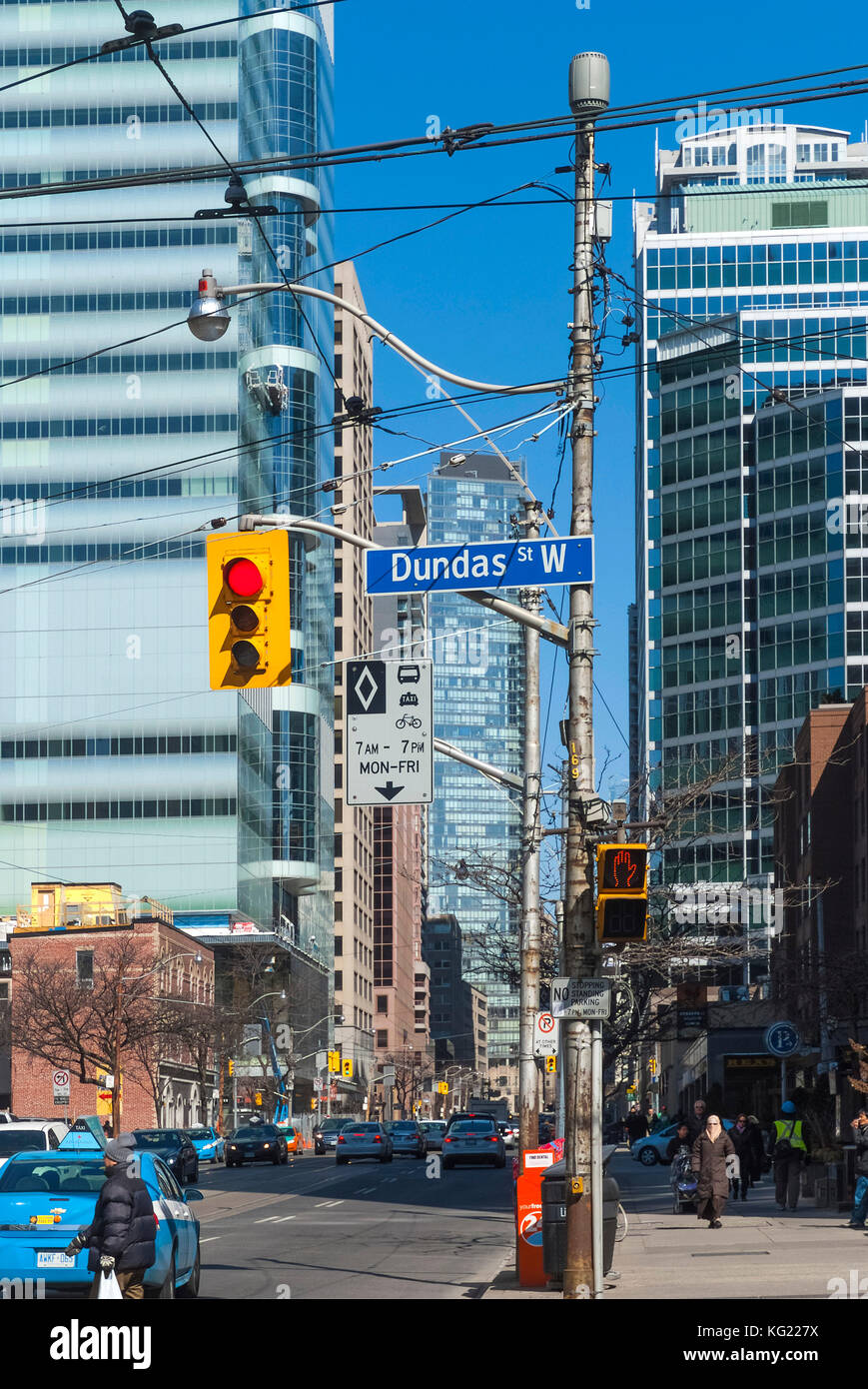 Toronto, Ontario, Canada : Dundas Street West Bay Street - Kanada Banque D'Images