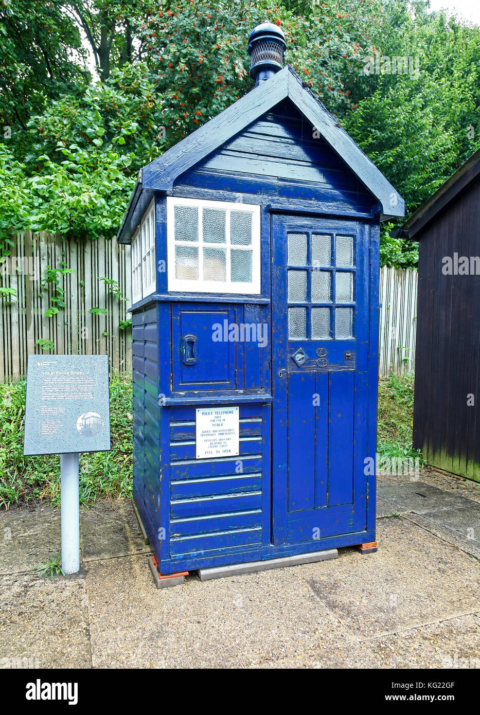 Un appel de la police locale fort à la cabine téléphonique national à la Collection du Musée d'Avoncroft des bâtiments, Bromsgrove, Worcestershire, Angleterre, RU Banque D'Images
