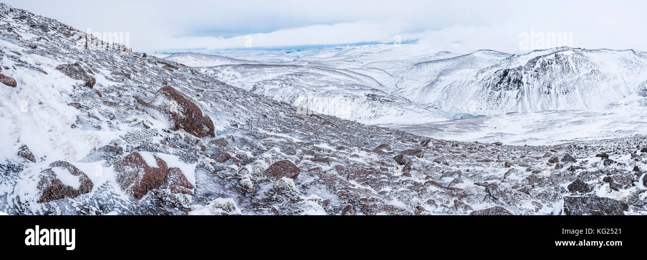 Cairngorm Mountain recouverts de neige en hiver, le parc national de Cairngorms, en Écosse, Royaume-Uni, Europe Banque D'Images