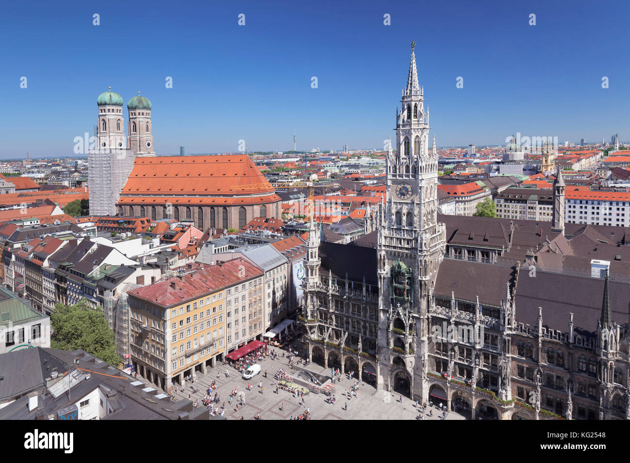 Place Marienplatz avec mairie (Neues Rathaus) et église Frauenkirche, Munich, Bavière, Allemagne, Europe Banque D'Images