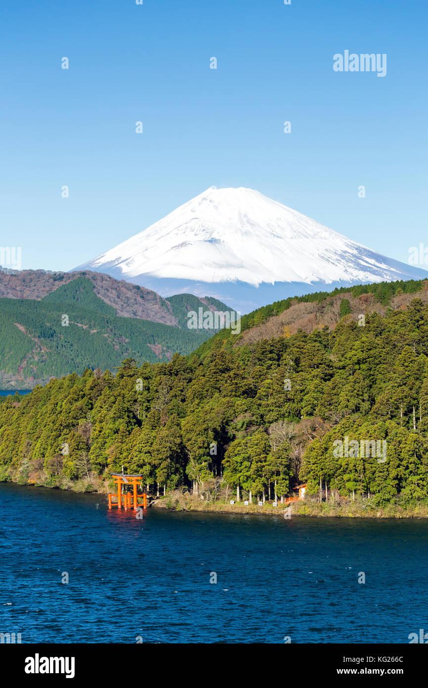 Lake ashinoko avec le mont Fuji derrière, fuji-hakone-izu parc national, Hakone, Hiroshima, Japan, asia Banque D'Images