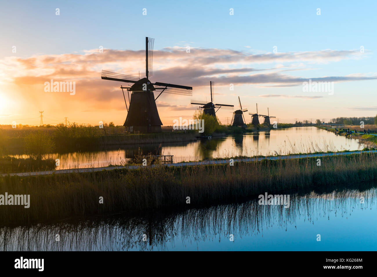 Les moulins à vent, Kinderdijk, UNESCO World Heritage Site, Pays-Bas, Europe Banque D'Images