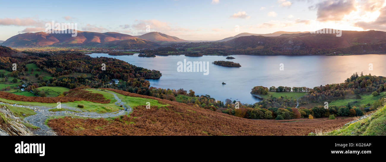 Derwent water et au-delà de montagnes skiddaw, lake district national park, UNESCO World Heritage site, Cumbria, Angleterre, Royaume-Uni, Europe Banque D'Images