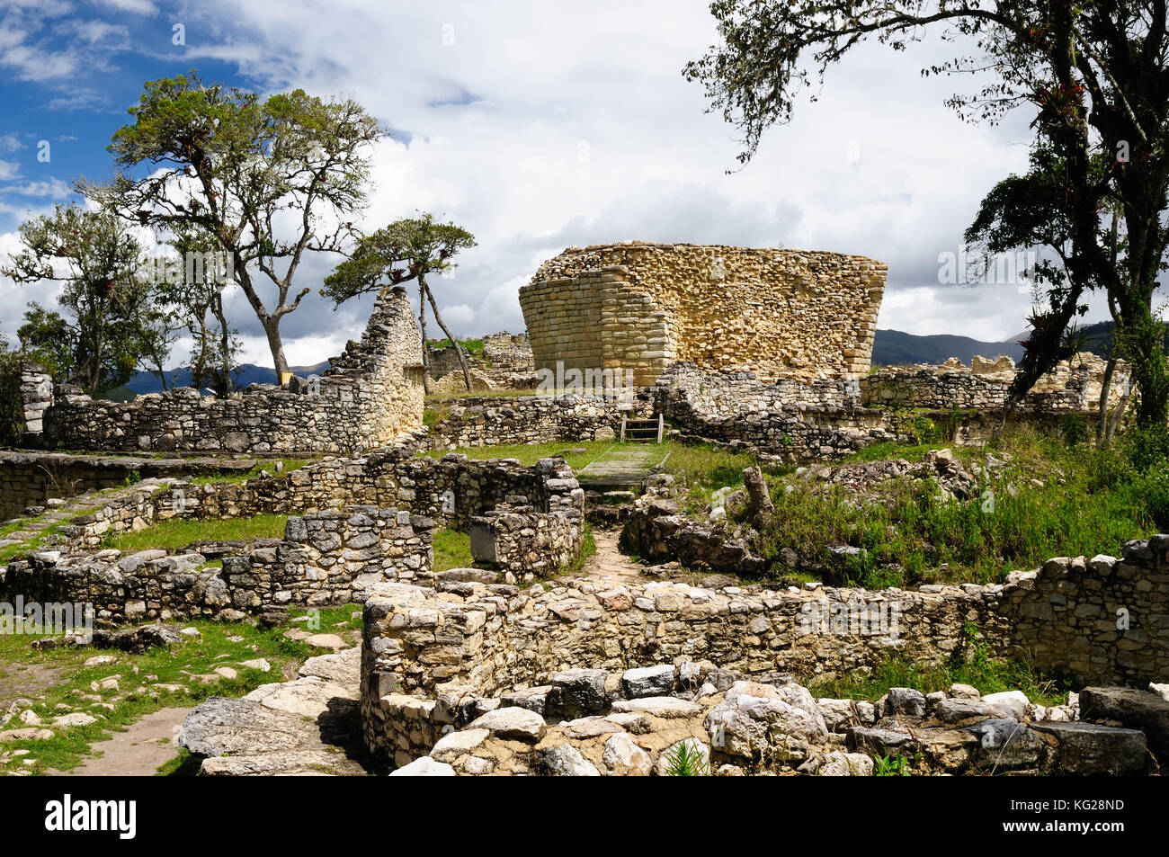 L'Amérique du Sud, Pérou, kuelap appariés sur grandeur seulement par le Machu Picchu, cette ville citadelle en ruine dans les montagnes près de chachapoyas. temple du soleil Banque D'Images