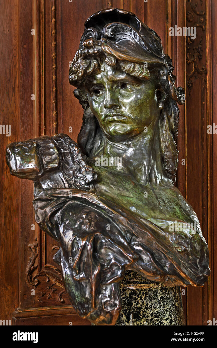 Bronze1879 BELLONA H. 103 cm 53,5 cm ; W. ; D. 41 cm François René ...