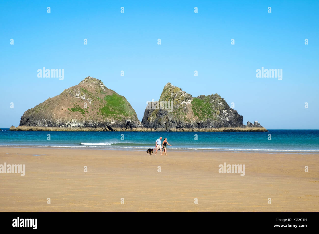 La plage isolée à holywell Bay à Cornwall, Angleterre, Royaume-Uni. Banque D'Images