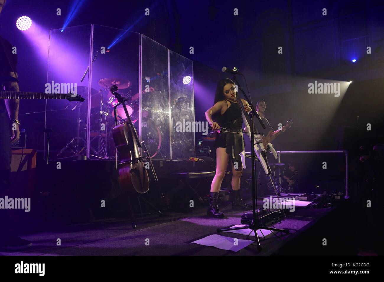 Tina Guo en concert à Londres au Concert chapelle ronde 2017 Banque D'Images