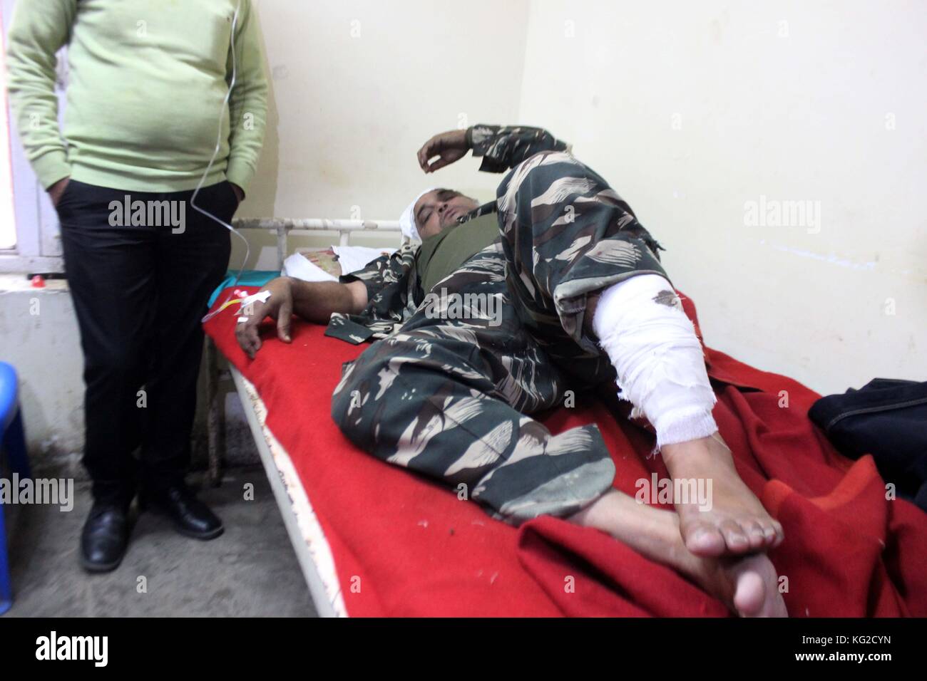 L'Inde, d'Anantnag. 09Th nov, 2017 militants convoi crpf attaque. anantang au Cachemire. crédit : muneeb ul Islam/pacific press/Alamy live news Banque D'Images