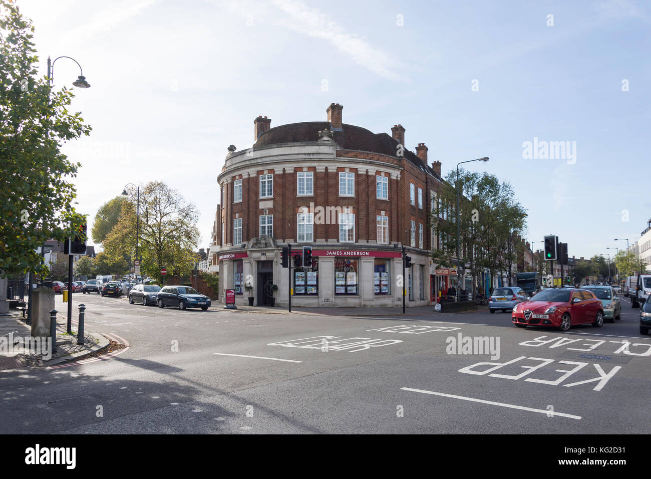 Le Triangle et Upper Richmond Road, East Sheen, London Borough of Richmond upon Thames, Grand Londres, Angleterre, Royaume-Uni Banque D'Images