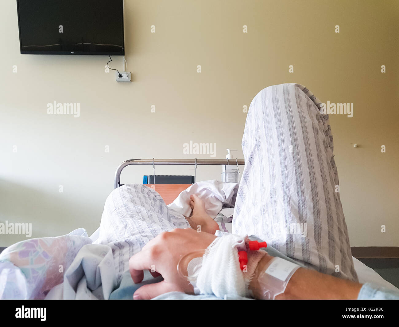 Point de vue du patient lying on a medical bed. Banque D'Images