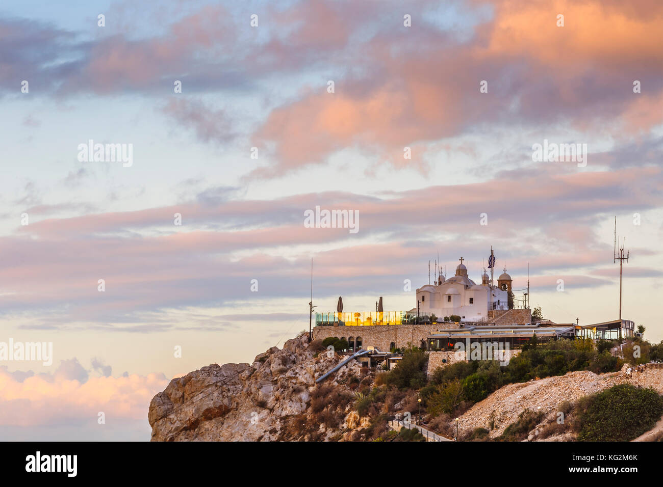 Lors du sommet de l'église de la colline Lycabettus dans la ville d'Athènes, Grèce. Banque D'Images