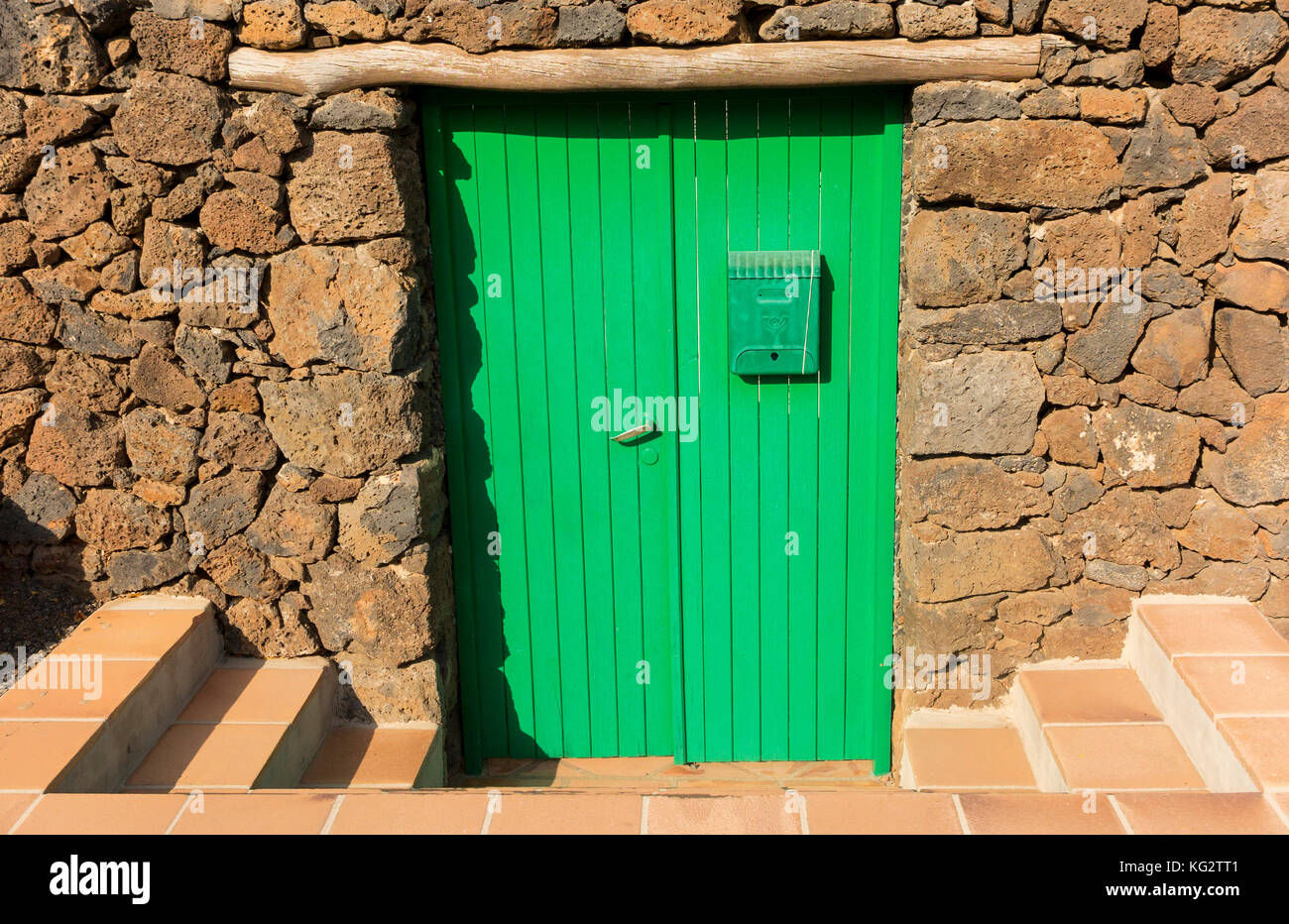 Porte Verte dans quartier résidentiel de Puerto Del Carmen, Lanzarote. Banque D'Images