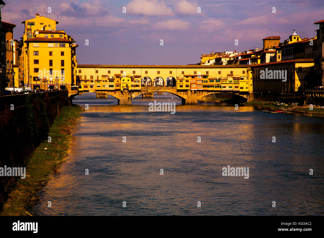 Le Ponte Vecchio à Florence en Italie. Banque D'Images