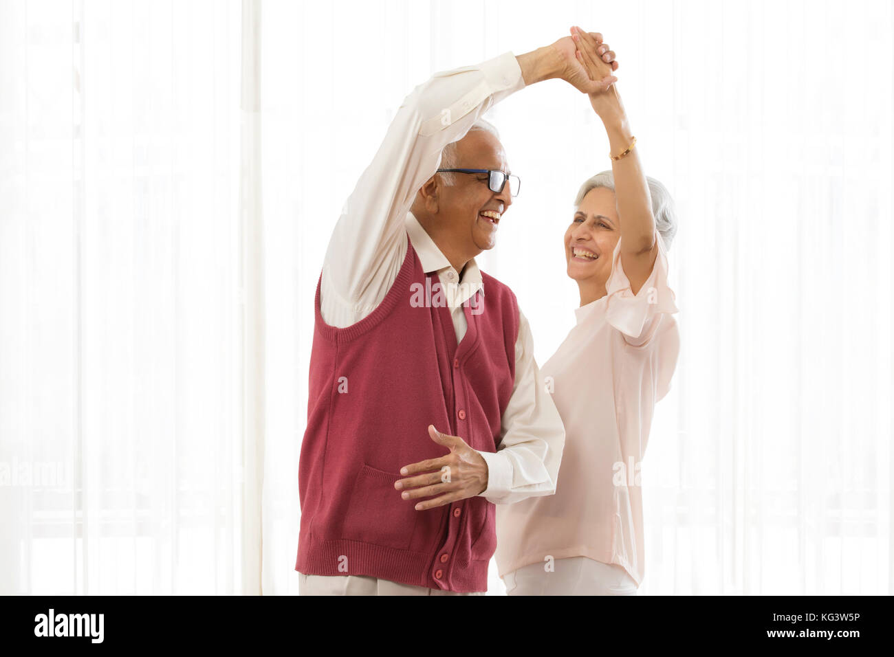 Senior couple dancing Banque D'Images