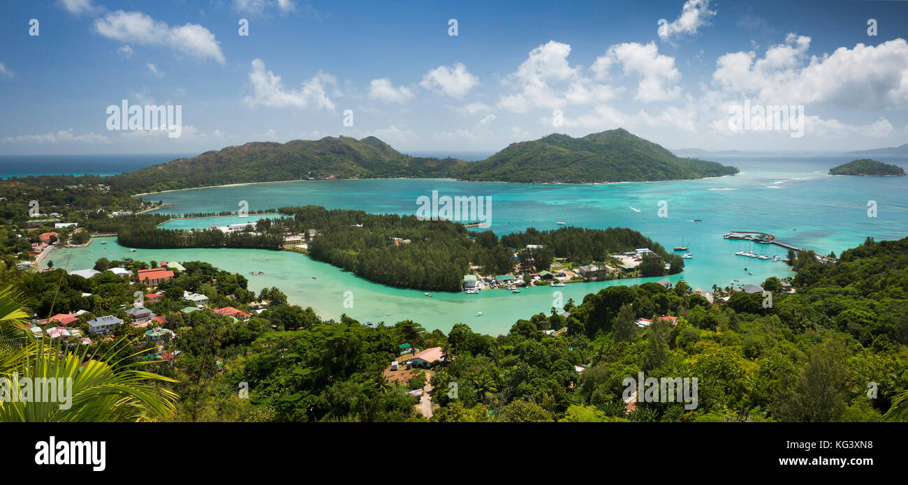 Les Seychelles, Praslin, Baie St Anne view de côte de Fond Ferdinand réserve naturelle, vue panoramique Banque D'Images