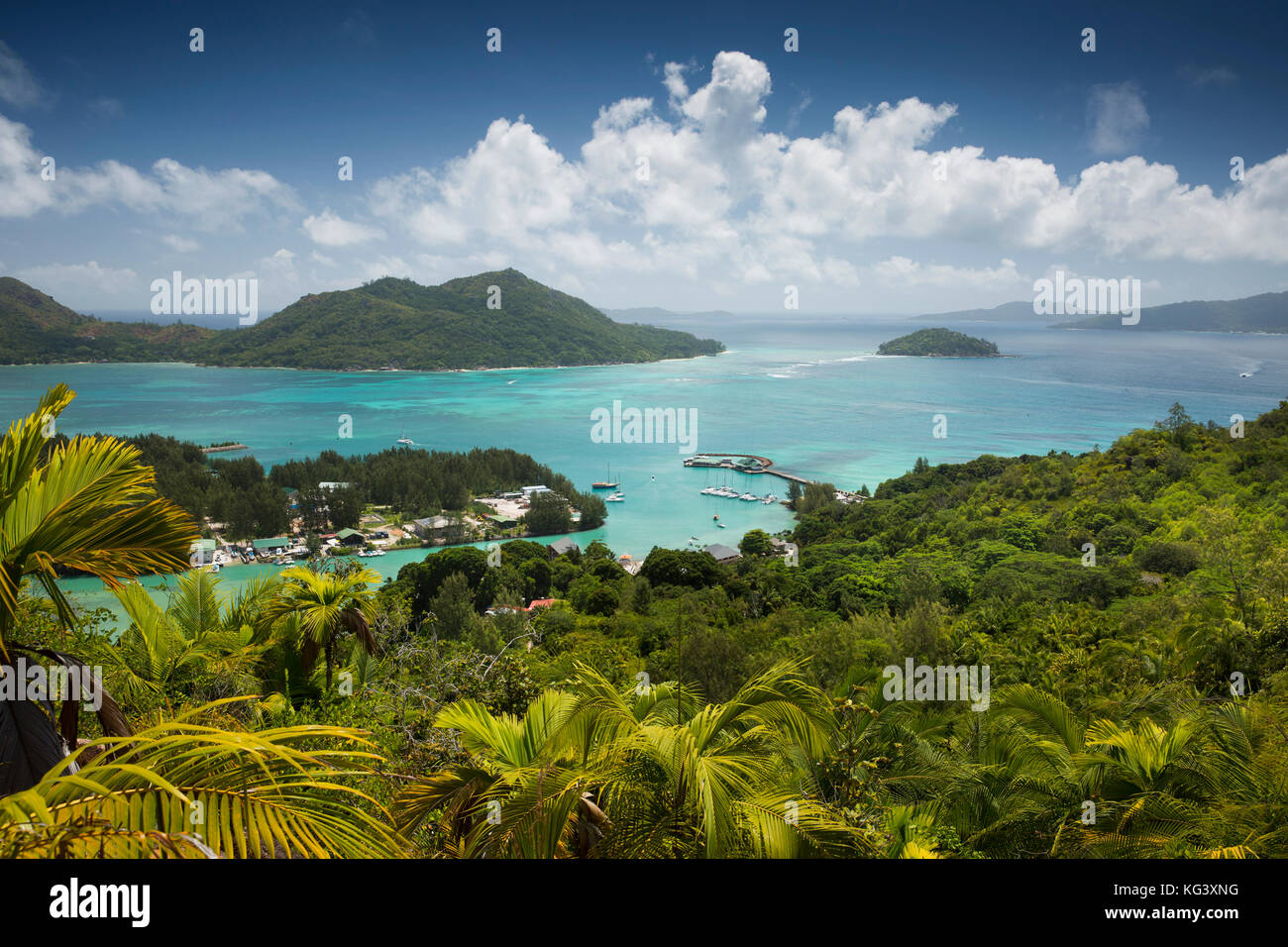 Les Seychelles, Praslin, Baie St Anne view de Fond Ferdinand Nature Reserve Banque D'Images