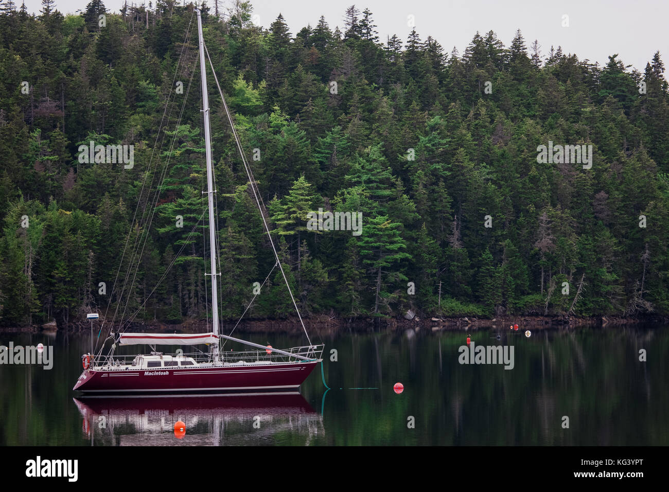 Nouvelle-écosse, Canada - le 30 août 2017 : une baie paisible au large de l'Océan Atlantique sur la côte sud de la Nouvelle-Écosse offre un lieu idéal pour les voiliers t Banque D'Images