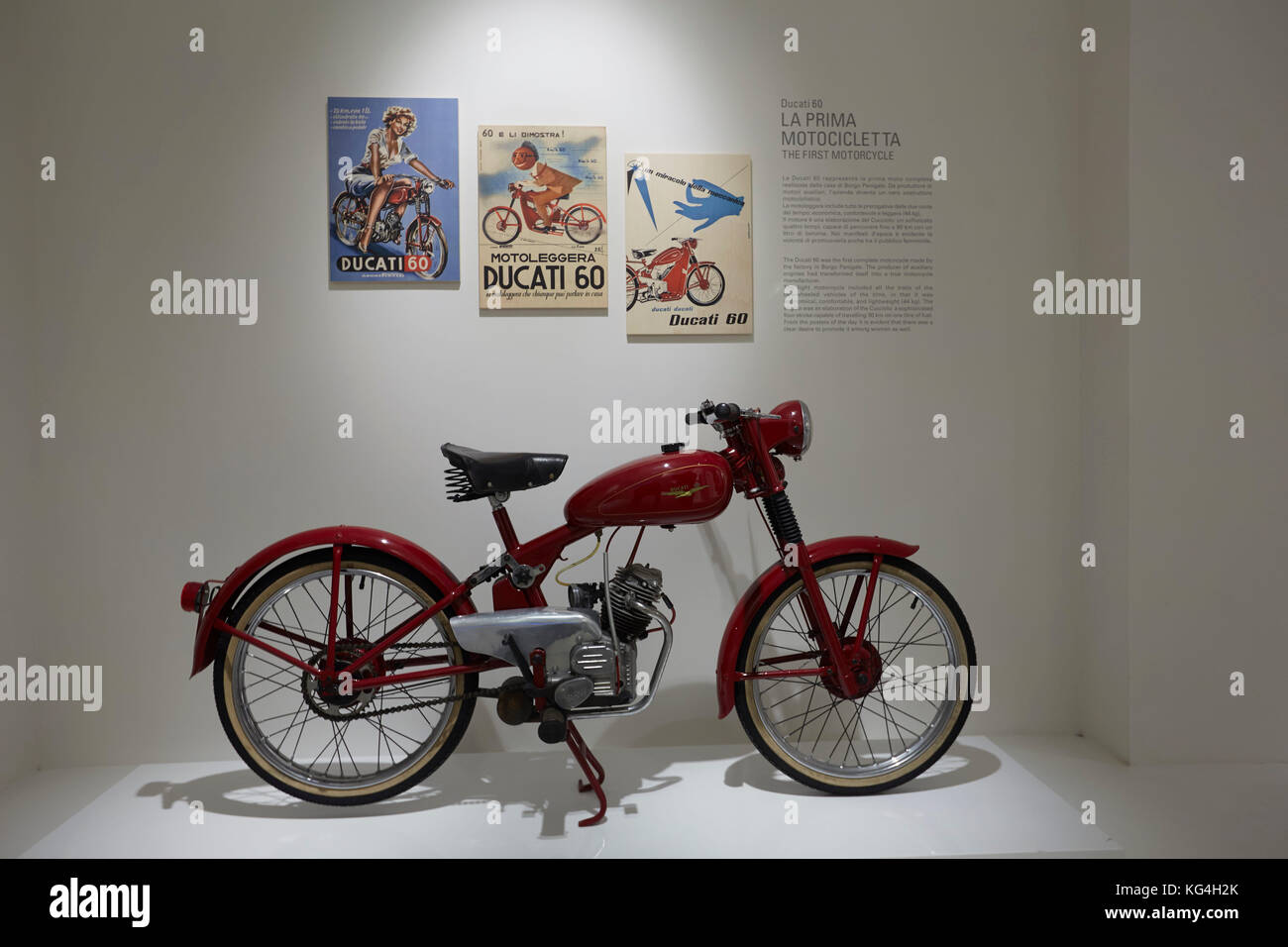 Ducati 60 La Prima Motocicletta la première moto faite par l'usine de Borga Panigale sur l'affichage à l'usine Ducati museum, Bologne, Italie. Banque D'Images