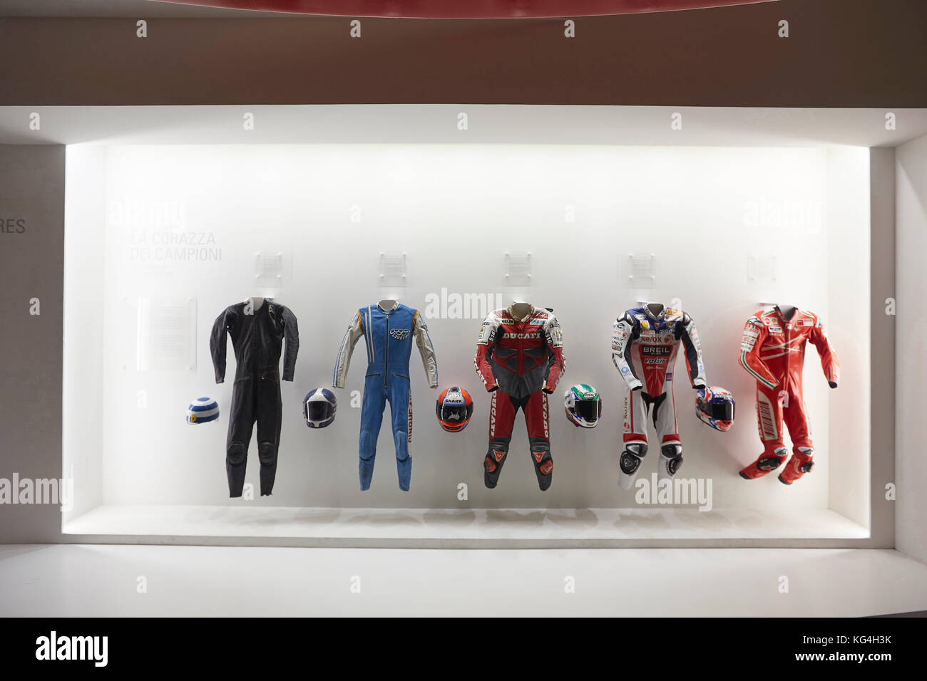 Cuirs Racing sur l'affichage à l'usine Ducati museum, Bologne, Italie. Banque D'Images