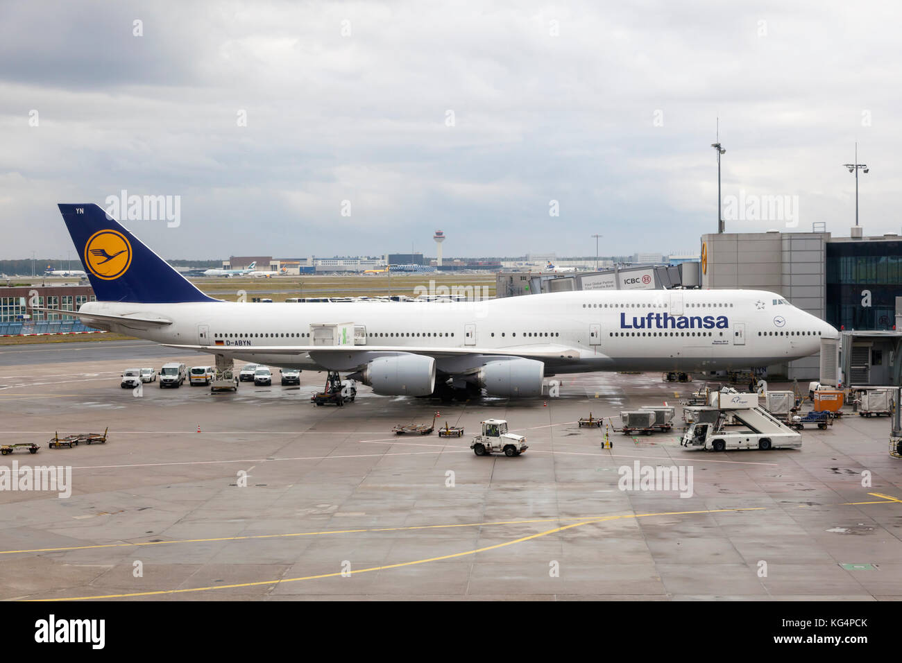 Francfort, Allemagne - 10 oct 2017 : Lufthansa Boeing 747-9 à l'entrée de l'aéroport international de Francfort Banque D'Images