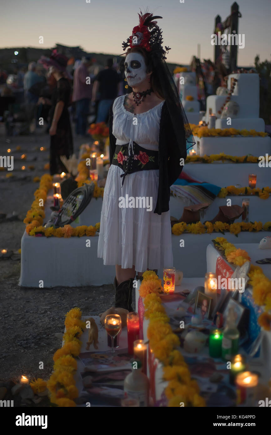 Célébration de dia de los muertos, la fête des morts, dans la région de Terlingua, une ancienne ville fantôme istuated sur la frontière avec le Mexique à l'ouest jusqu'au Texas. Banque D'Images