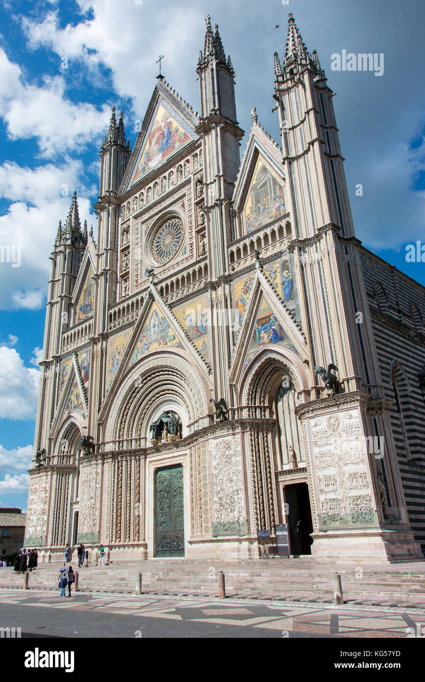 Vue panoramique de la cathédrale d'Orvieto (Duomo), de l'Ombrie, Italie Banque D'Images
