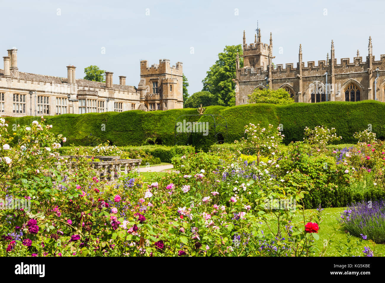 L'Angleterre, Cotswolds, Gloucestershire, winchcombe, château de sudeley et queens garden Banque D'Images