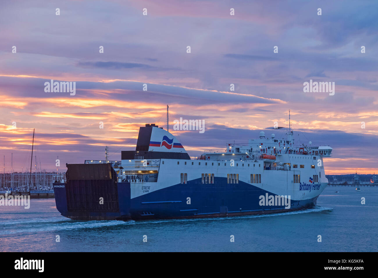 L'Angleterre, Portsmouth, Hampshire, navire de Brittany Ferries etretat Banque D'Images