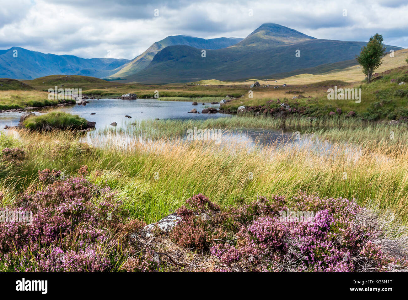 Lochan na h-Achlaise Road, près du lac près de Glen Coe. L'Ecosse Banque D'Images