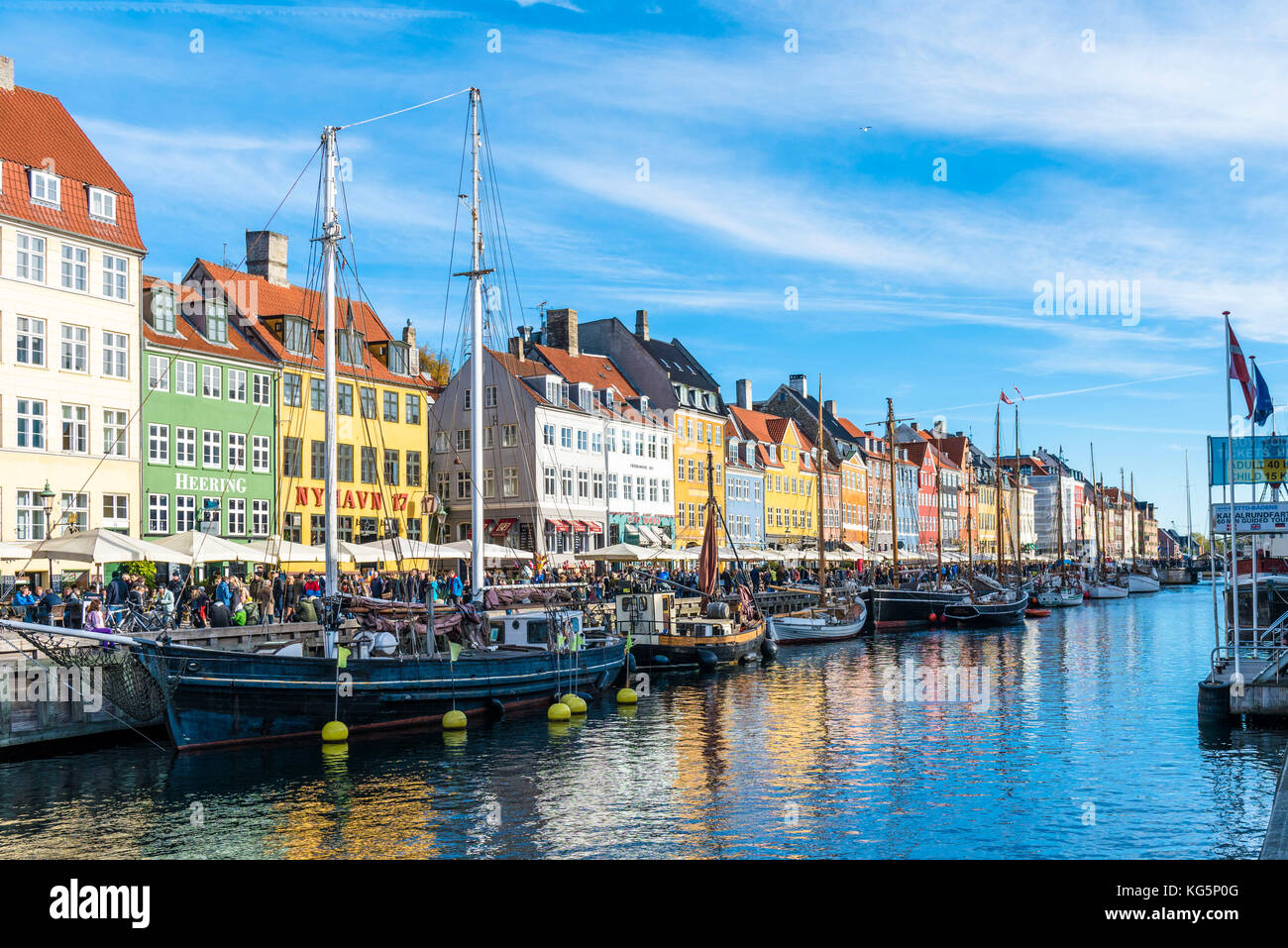 Danemark, copenhague, hovedstaden. bâtiments colorés le long du front de mer du 17ème siècle de nyhavn Banque D'Images