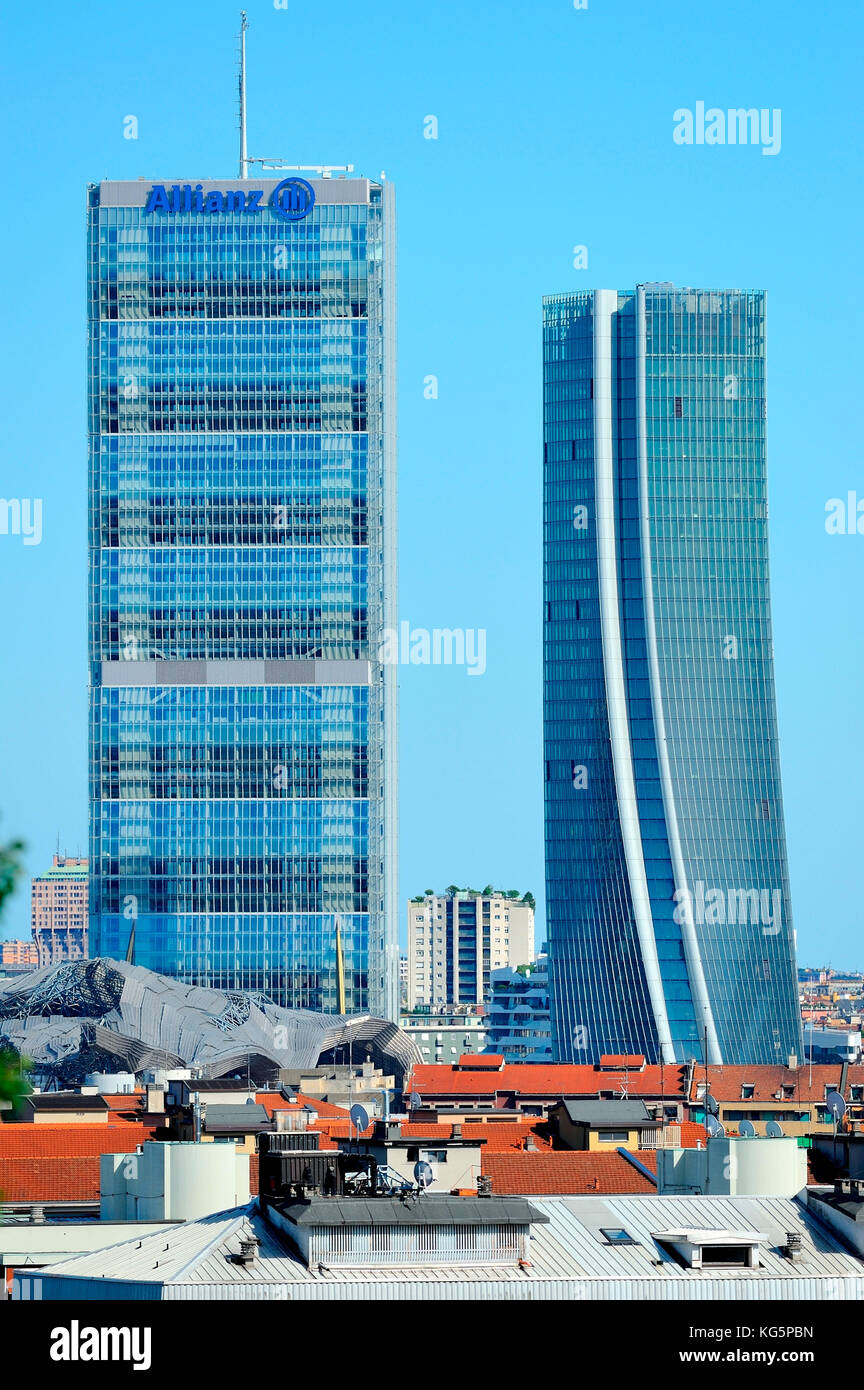 Milan, Italie, la nouvelle skyline avec gratte-ciel citylife, vue depuis le monte stella park, sur l'été 2017 Banque D'Images