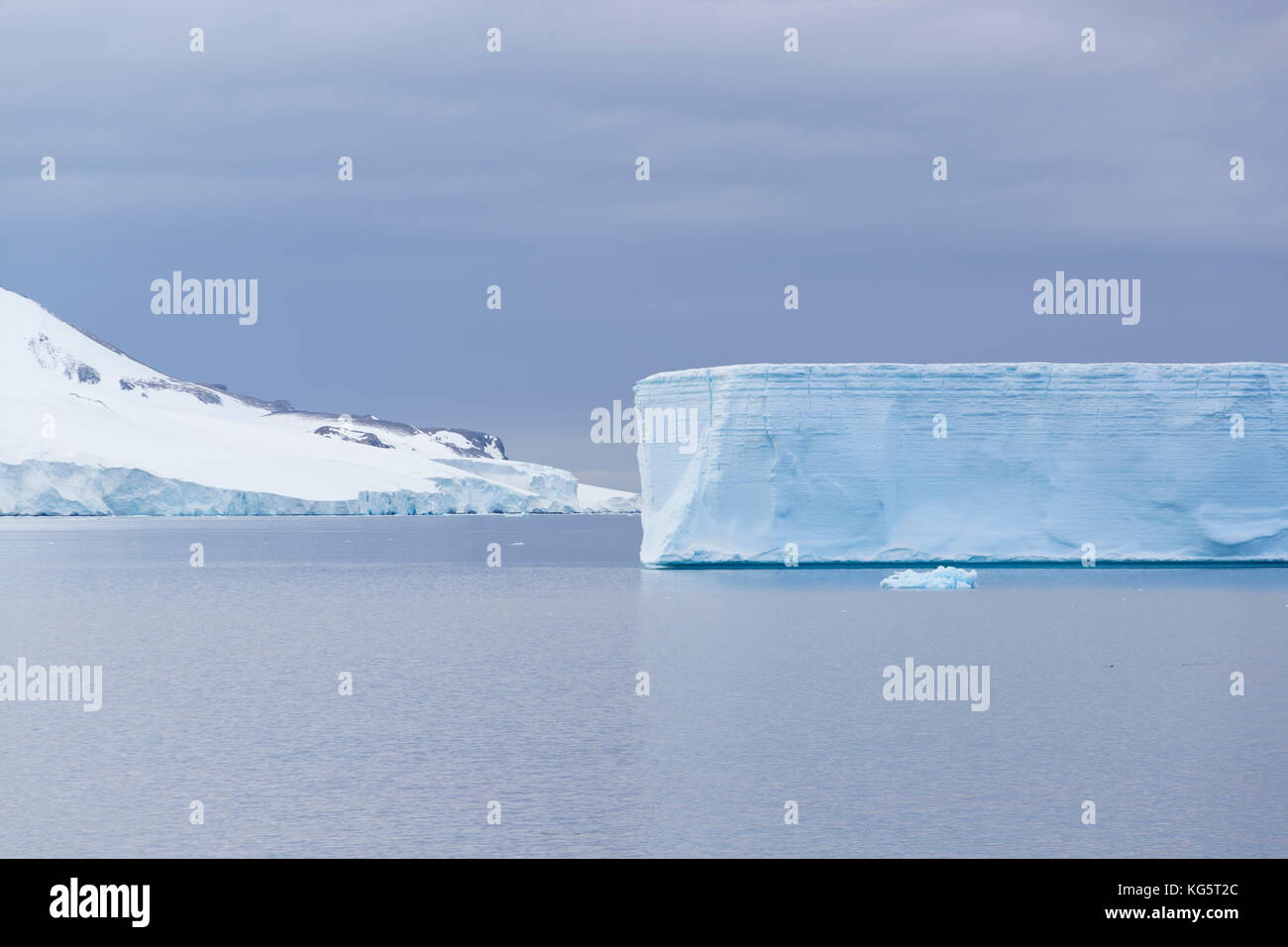 Iceberg tabulaire, l'Antarctique Banque D'Images