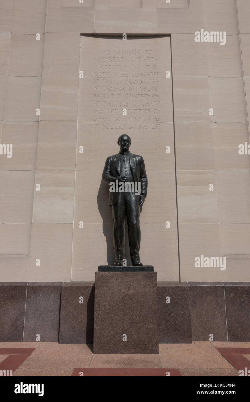La statue à la base de la Robert A. Taft Memorial et Carillon, Washington DC, United States. Banque D'Images