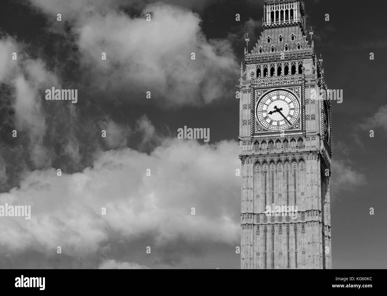 Big Ben Clock Tower, également connu sous le nom de Elizabeth tower palace près de westminster et des chambres du parlement à Londres en Angleterre est devenu un symbole de l'Angleterre un Banque D'Images