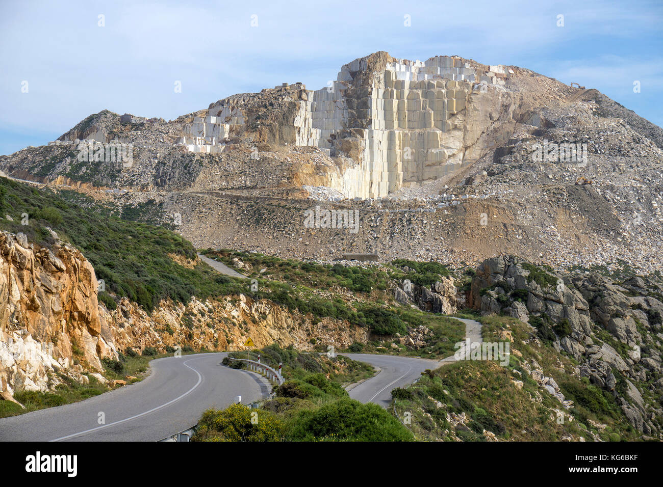 Stufenfoermiger Marmorsteinbruch Abbau von Marmor im bei Kinidaros, Naxos, Canaries, Aegaeis, Griechenland, Mittelmeer, Europa | Quarying, extraction de m Banque D'Images