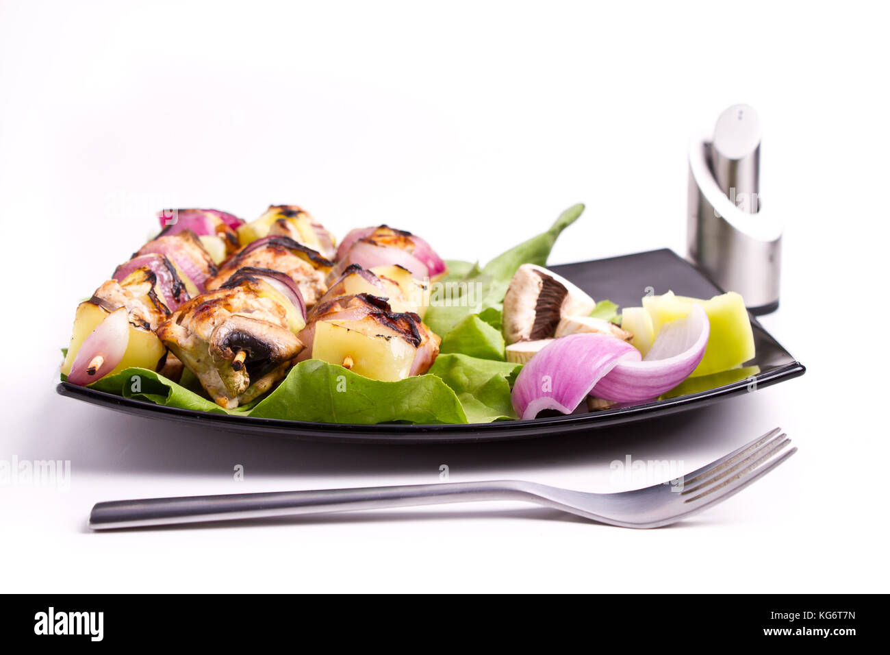 Brochettes de poulet et légumes cuits Banque D'Images