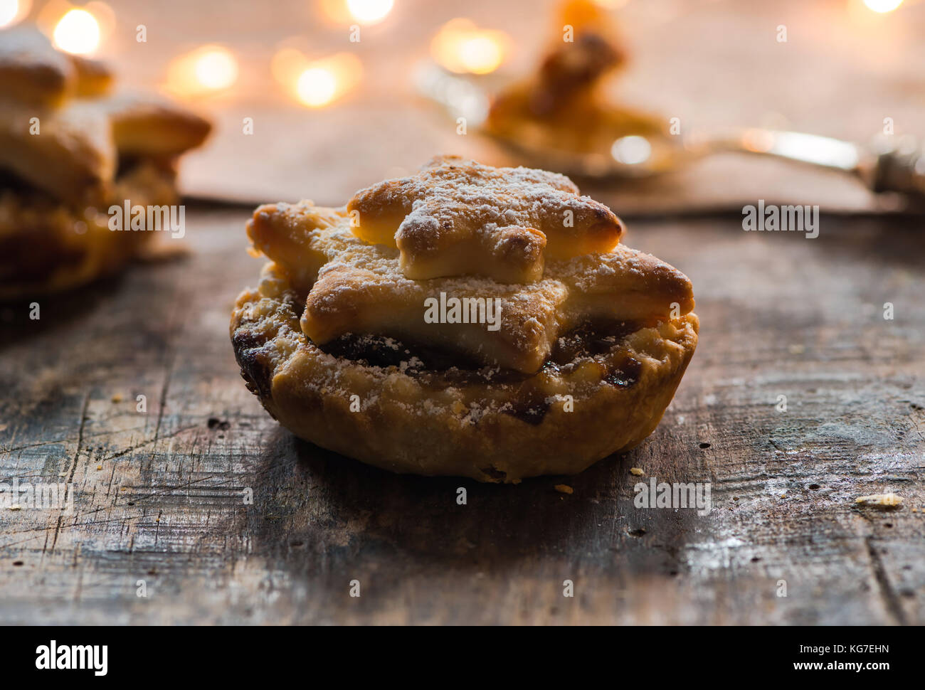 Petits pâtés traditionnels faits maison. Noël cuisson Banque D'Images