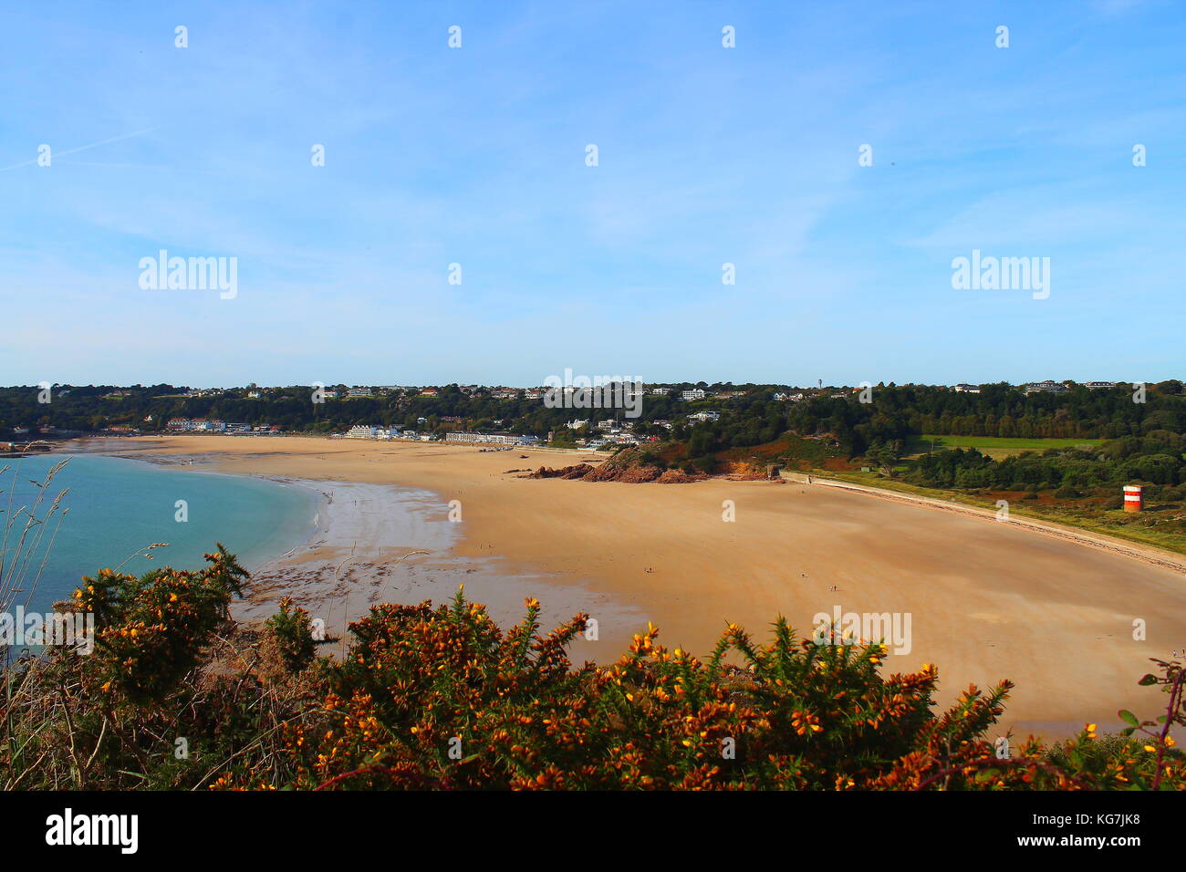 Vue sur Ouaisne et la baie St Brelalades depuis Portelet Common, Jersey Banque D'Images