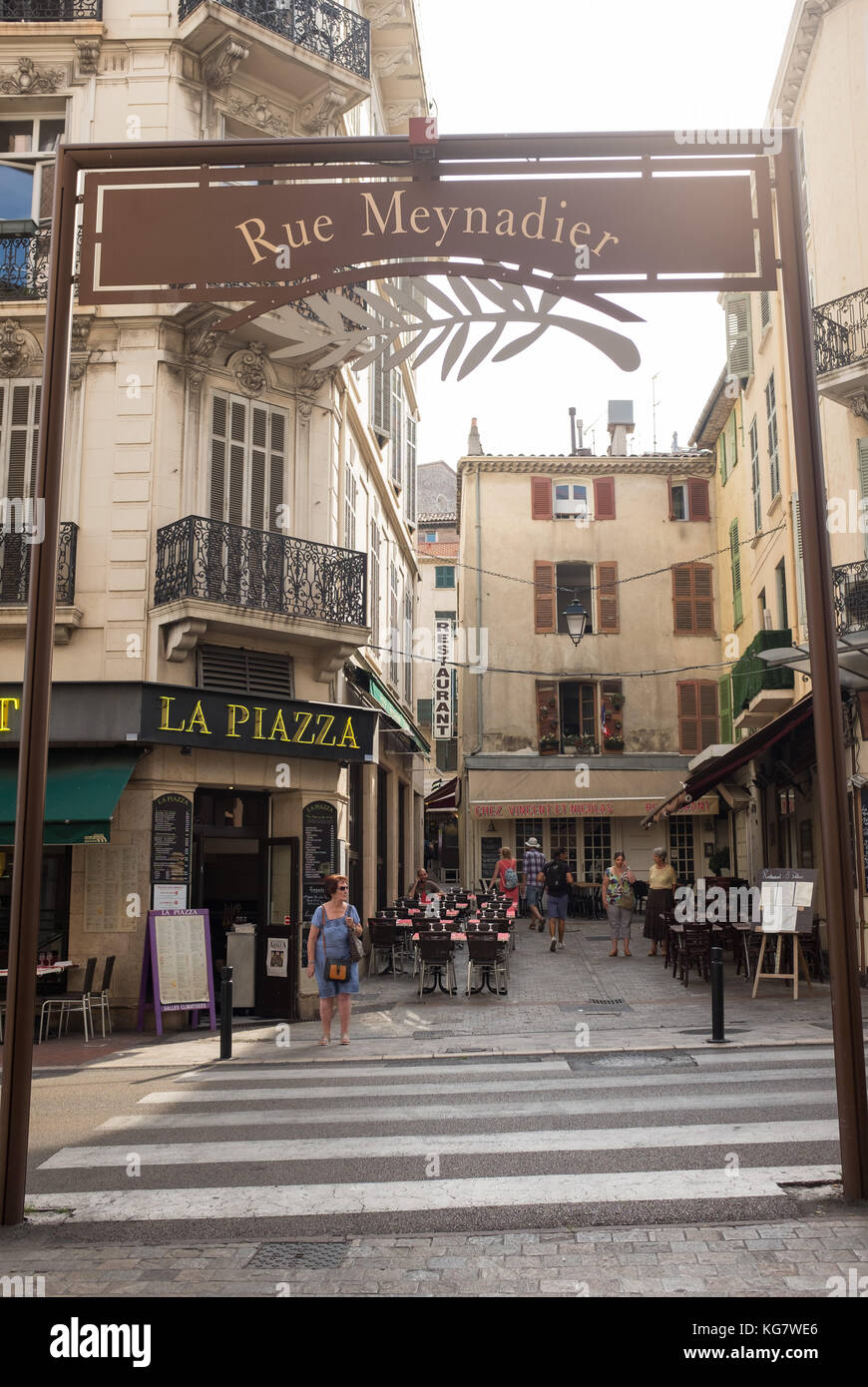 Entrée de la rue Meynadier rue commerçante de Cannes, Côte d'azur, Provence-alpes-cote d'Azur, France. Banque D'Images