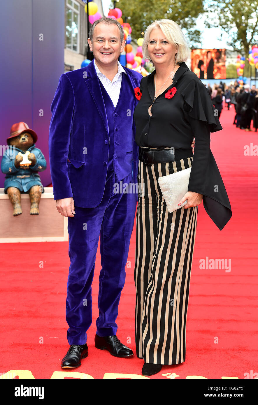 Hugh Bonneville et la femme Lulu Williams assistent à la première de Paddington 2 au BFI Southbank, Londres. Banque D'Images