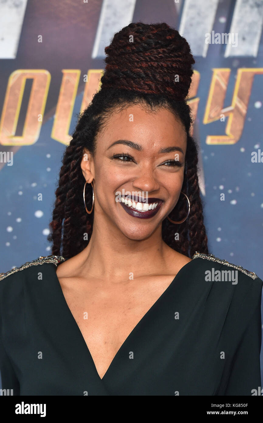 Sonequa Martin-Green photographié lors d'une projection de Star Trek : fan de découverte, à la Milbank Tower à Londres. APPUYEZ SUR ASSOCIATION photo. Date de la photo: Dimanche 5 novembre 2017. Le crédit photo devrait se lire: Matt Crossick/PA Wire. Banque D'Images
