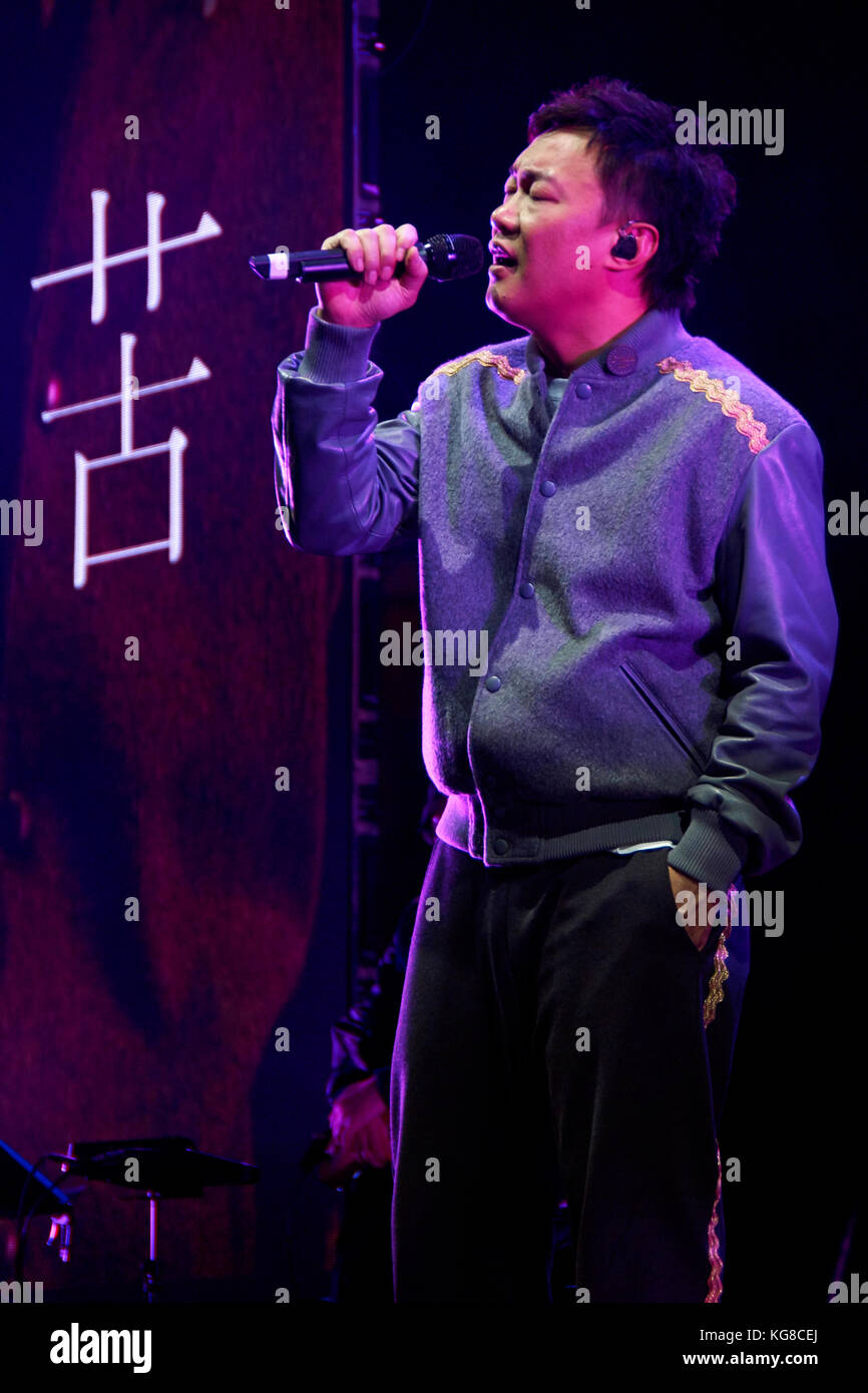 Londres, Royaume-Uni, le 4 novembre, 2017. Eason Chan concert à l'Arena de cuivre dans le cadre de la C'mon In~ tournée promotionnelle par TOUCH Music Live. Crédit : Calvin Tan/Alamy Live News Banque D'Images