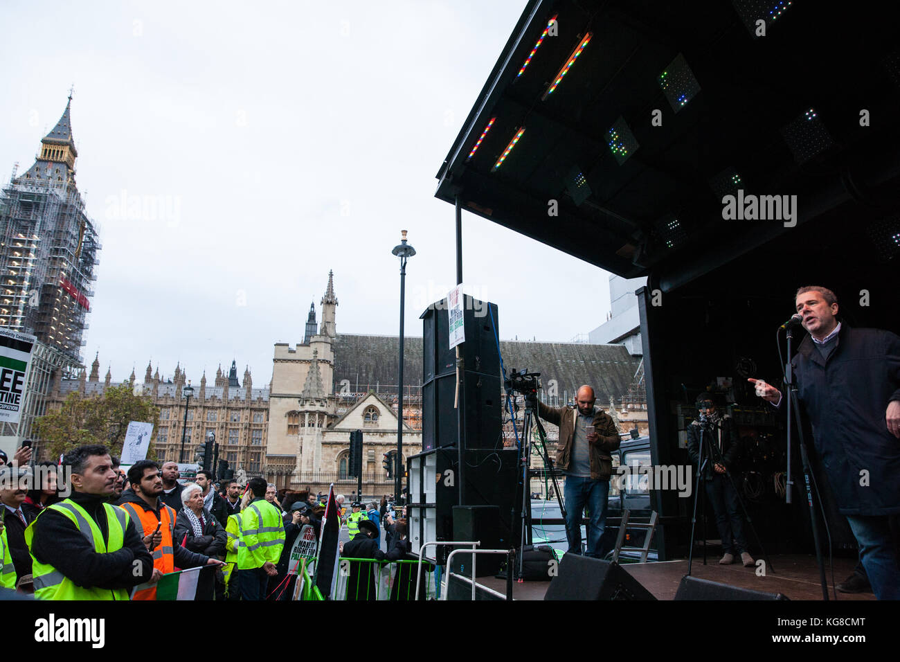 Londres, Royaume-Uni. 4 novembre, 2017. Mark serwotka, secrétaire général du syndicat des services publics et commerciaux (pcs), des adresses pour la Palestine qui ont défilé à Londres pour réclamer la justice et l'égalité des droits pour les palestiniens deux jours après le 100e anniversaire de la déclaration Balfour le 2 novembre 1917. crédit : mark kerrison/Alamy live news Banque D'Images