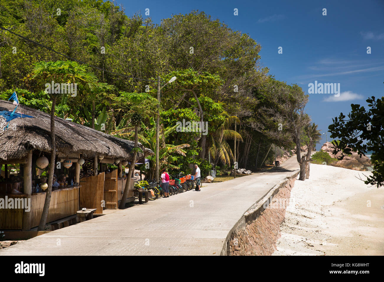 Les Seychelles, La Digue, Anse Formis, côte est, restaurant en bordure de Banque D'Images