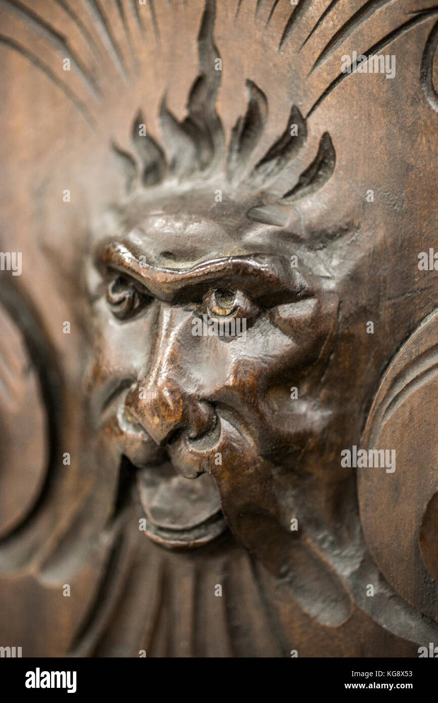 Figures sculptées sur bois, élément de décor. Banque D'Images
