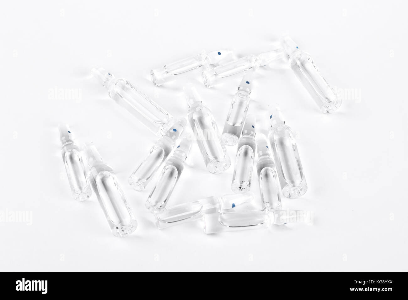 Ensemble d'ampoules de verre transparent avec un liquide. Banque D'Images