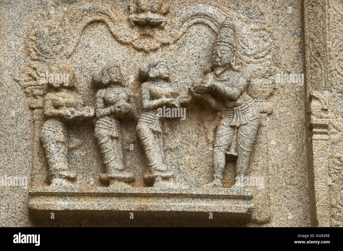 Les détails de la sculpture sur le mur extérieur du temple hazara rama. hampi, Karnataka, Inde. Célèbre pour la belle bas des reliques et des panneaux représentant l'histoire de t Banque D'Images