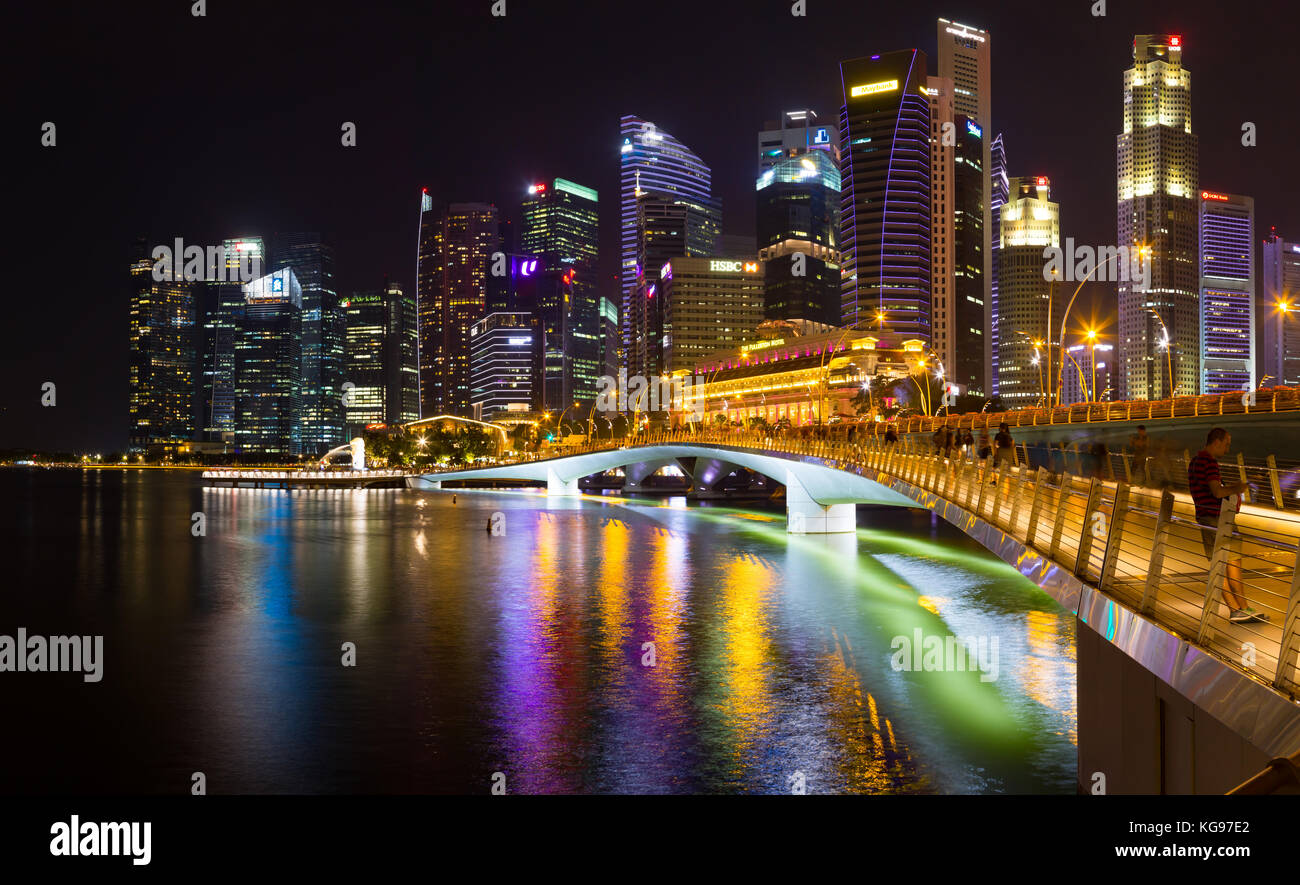 Asie Singapour Singapour et Jubilee Bridge at night Banque D'Images